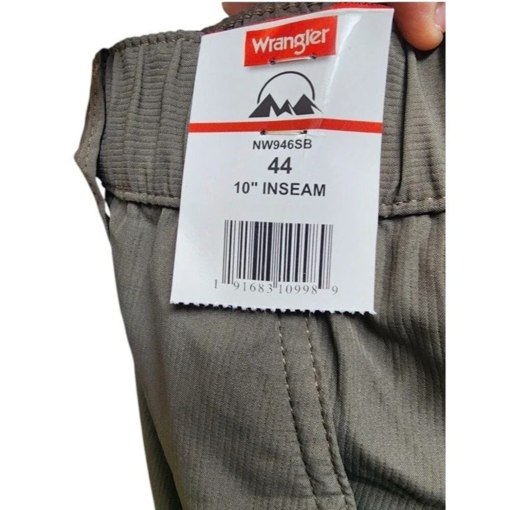 Wrangler Performance Shorts NWT Size 44 Beige